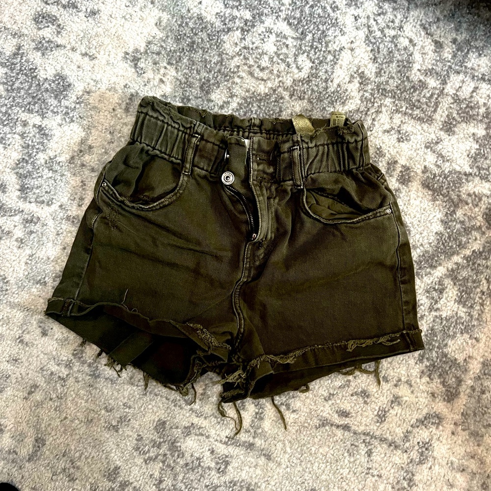 Zara olive green shorts